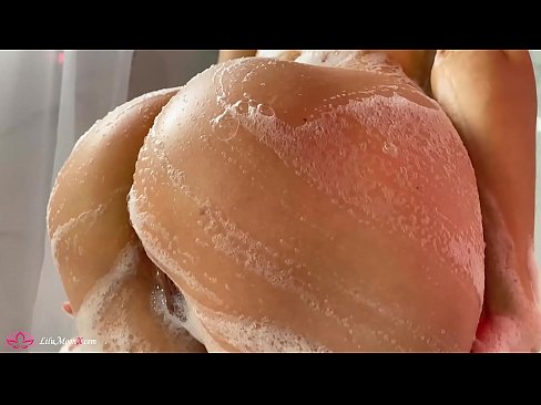 ❤️ La morena es masturba el cony amb un vibrador fins a un orgasme intens a la dutxa Putes al ca.robosexshop.ru ❤