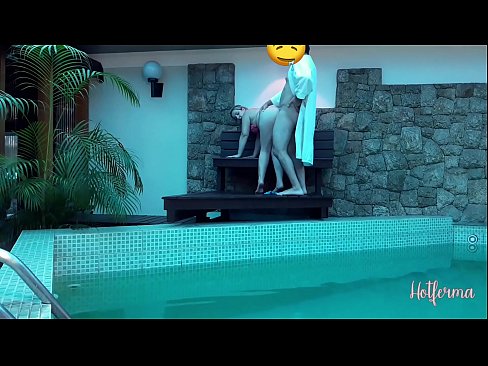 ❤️ El cap convida la criada a la piscina, però no va poder resistir-se a una calor Putes al ca.robosexshop.ru ❤